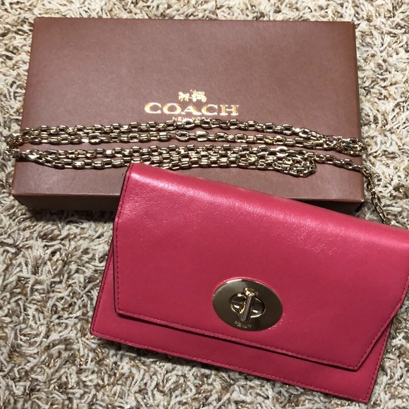 Coach Handbags - Coach leather clutch/wallet/crossbody.